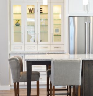 apartment-cabinet-chairs-373541